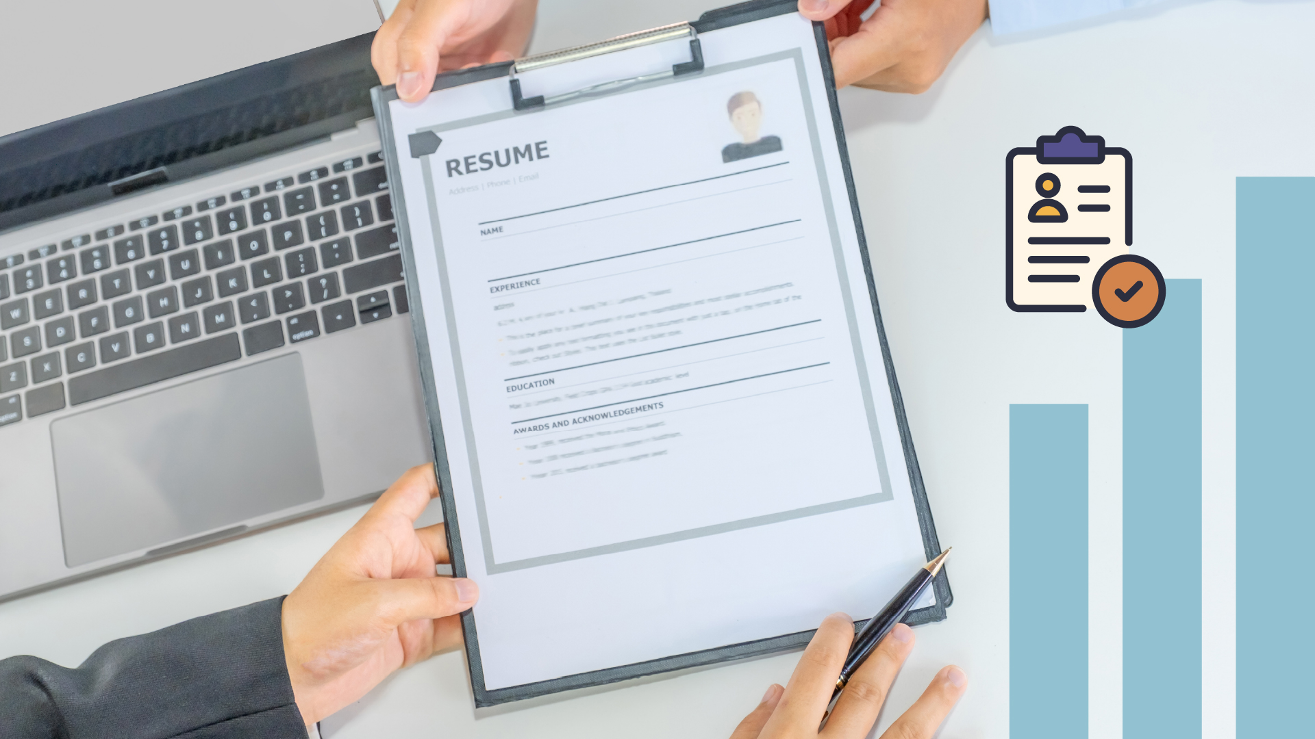 An example IT Resume  with floating graphics